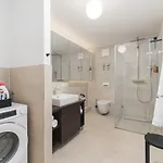Deluxe Business Apartment 90Qm 2 Sz Und Buero Tiefgarage 3 Min Flughafen ラインフェルデン＝エヒターディンゲン