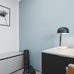Deluxe Business Apartment 90Qm 2 Sz Und Buero Tiefgarage 3 Min Flughafen アパート