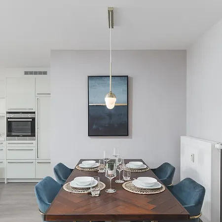 Deluxe 2 Schlafzimmer - Aufzug - Kostenlos Parken - Balkon - Messe Flughafen 公寓