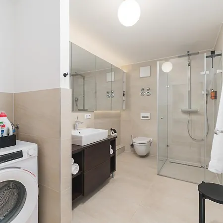 Deluxe Business 90qm 2 Sz Und Buero Tiefgarage 3 Min Flughafen Leinfelden-Echterdingen