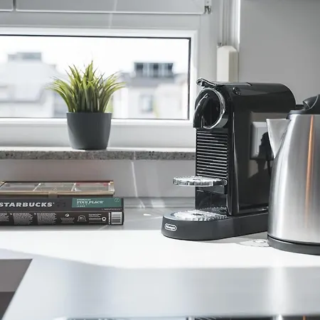 Deluxe 2 Schlafzimmer - Aufzug - Kostenlos Parken - Balkon - Messe Flughafen Apartment *