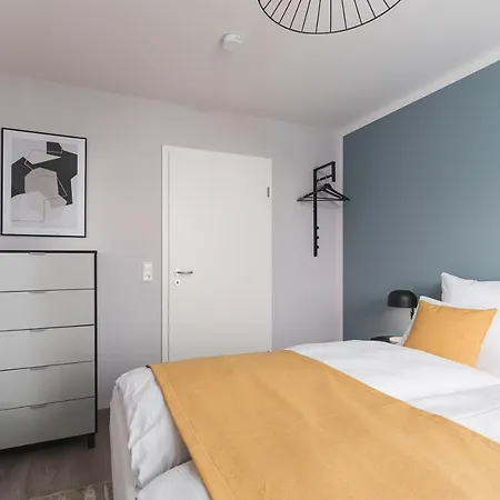 Deluxe Business Apartment 90Qm 2 Sz Und Buero Tiefgarage 3 Min Flughafen アパート ラインフェルデン＝エヒターディンゲン
