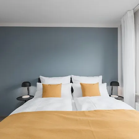 アパート Deluxe Business Apartment 90Qm 2 Sz Und Buero Tiefgarage 3 Min Flughafen