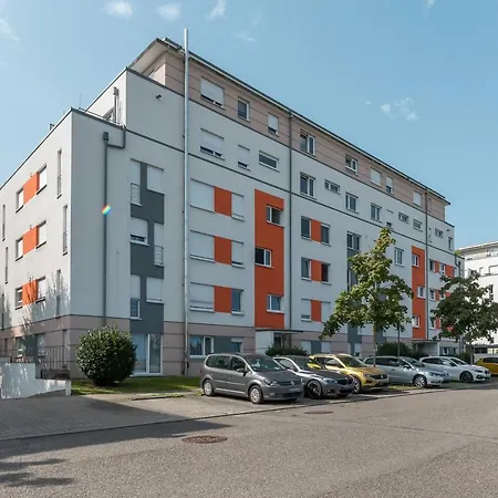 Deluxe Business Apartment 90Qm 2 Sz Und Buero Tiefgarage 3 Min Flughafen アパート *